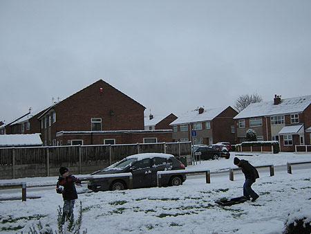 Dorchester Road, snowball fight