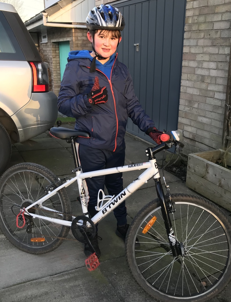 Oliver Kirkham riding 100 miles to raise funds for the NHS