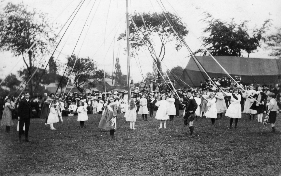 Maypole dancing 1910