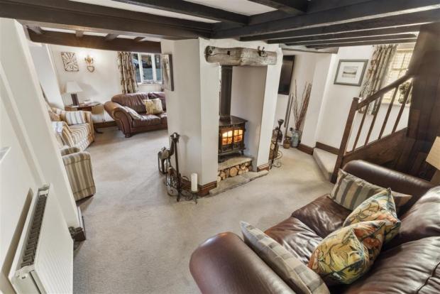 Knutsford Guardian: Smithy Cottage in Great Budworth is on the market with offers over £800,000 being invited