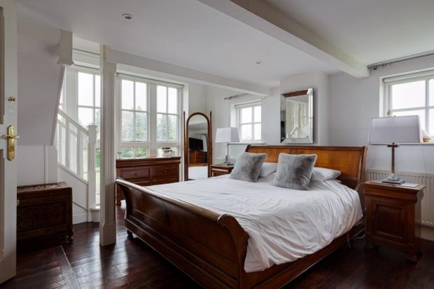 Knutsford Guardian: The master bedroom