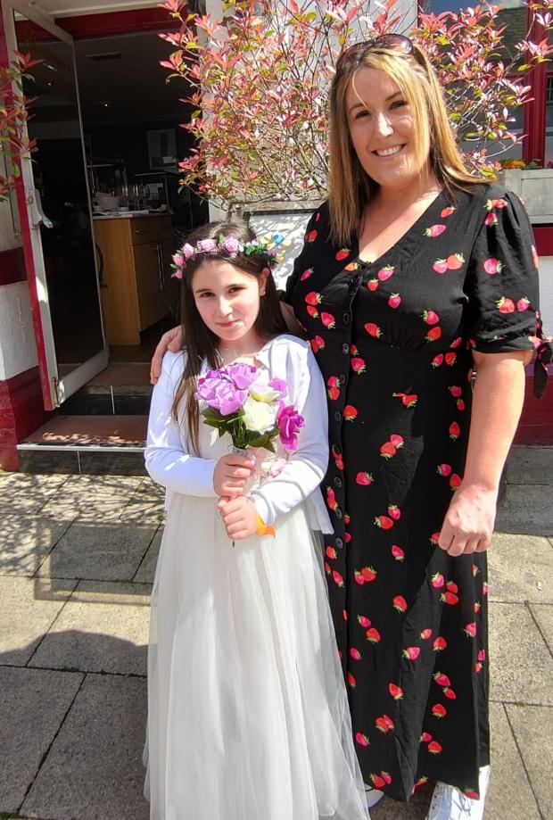Knutsford Guardian: Flower girl Lily Nuttall and mum Mary