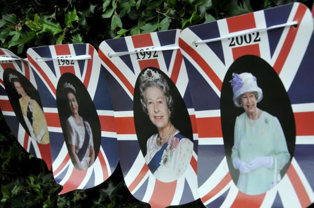 Knutsford Guardian: The Queen through the ages