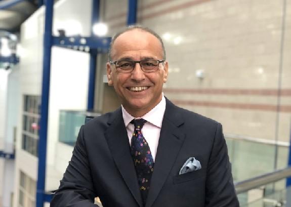 Knutsford Guardian: Theo Paphitis