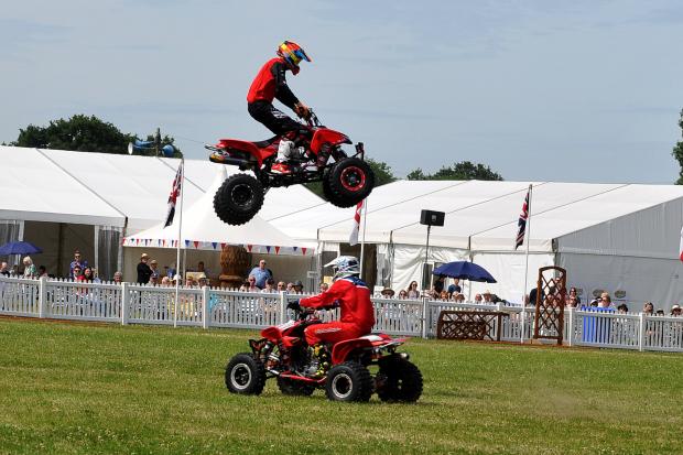 Knutsford Guardian: Paul Hannam's Quad Bike Stunt Show