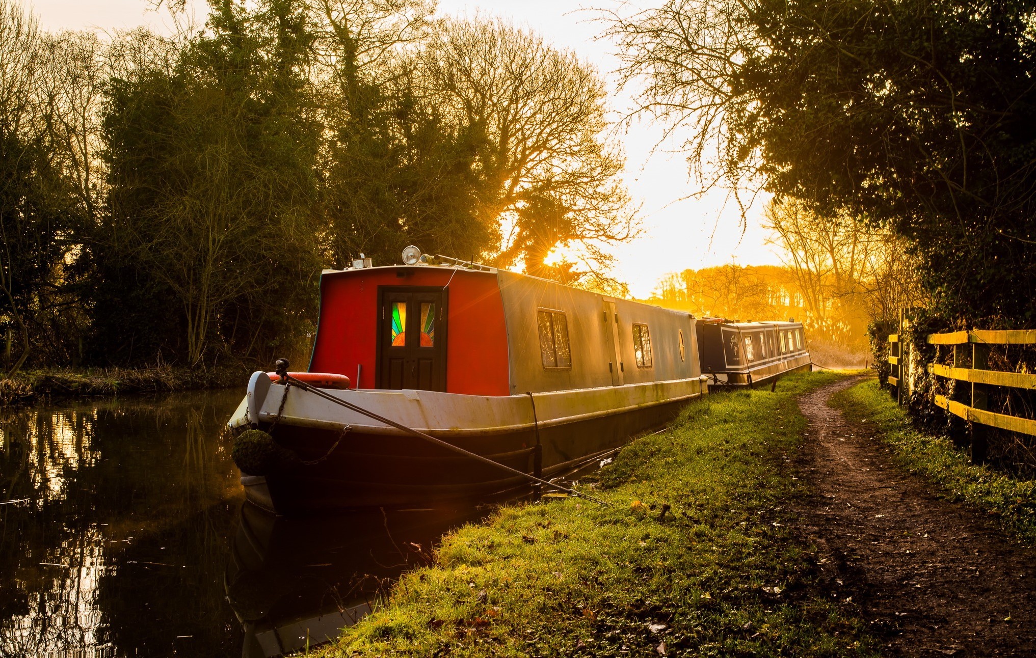 Sunrise at the canal at Little Leigh